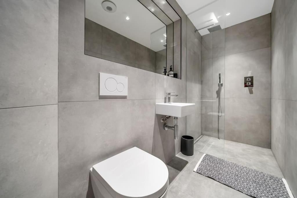 Trendy 2 Bedroom 2 Bathroom Apartment Minutes From Seafront In St Leonard'S Hastings St Leonards-on-Sea Exterior photo