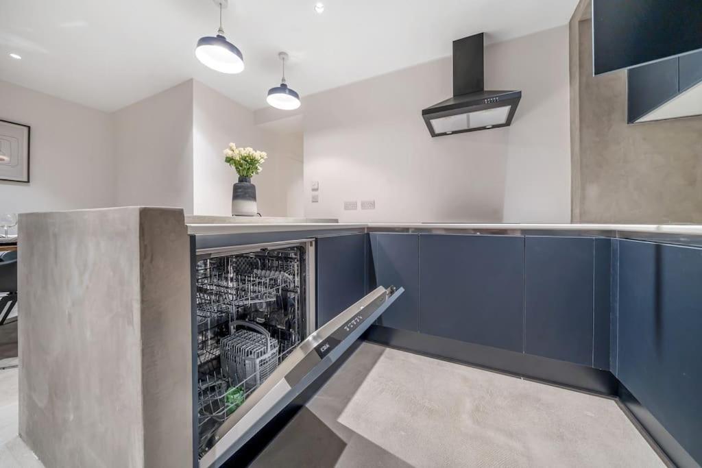 Trendy 2 Bedroom 2 Bathroom Apartment Minutes From Seafront In St Leonard'S Hastings St Leonards-on-Sea Exterior photo
